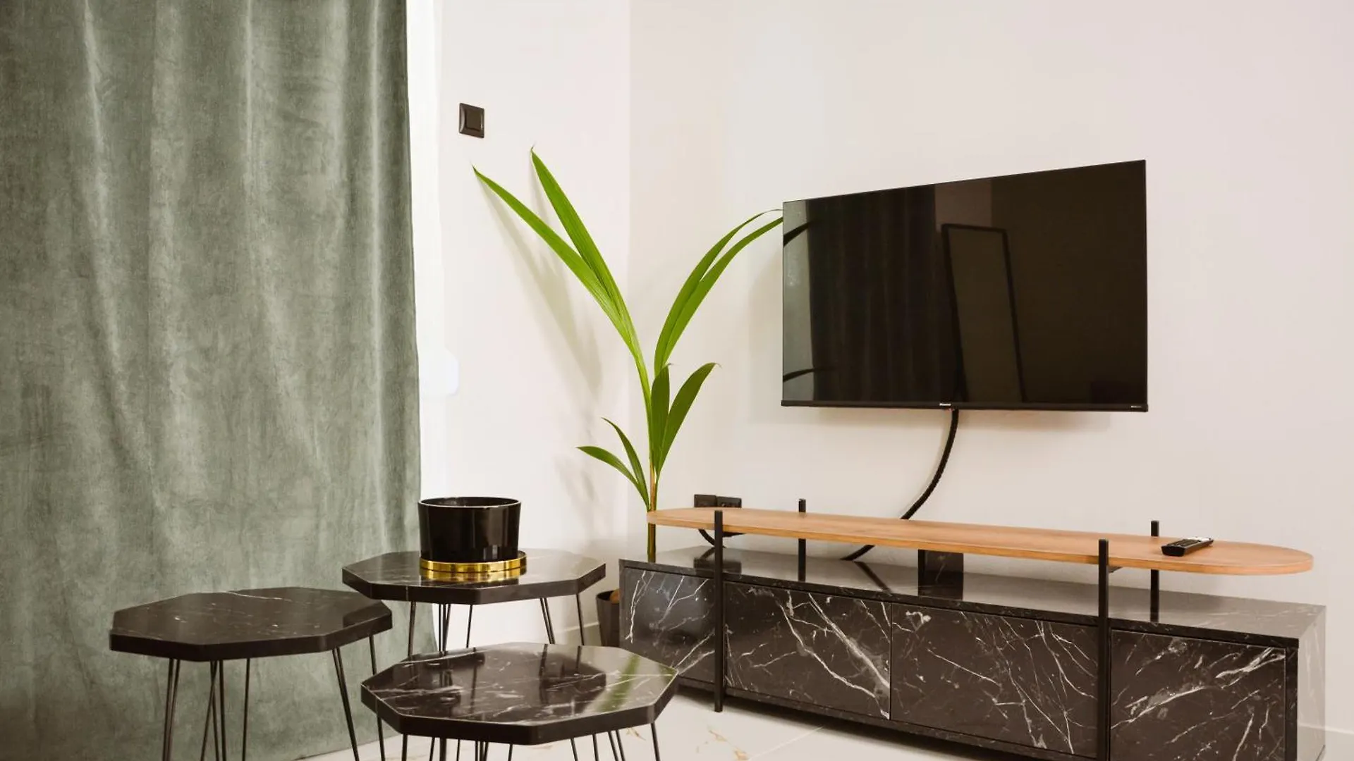Hyperion Premium Suite location